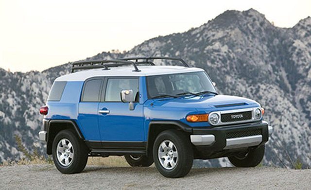 Toyota FJ Cruiser Maintenance - Replace Spark Plugs