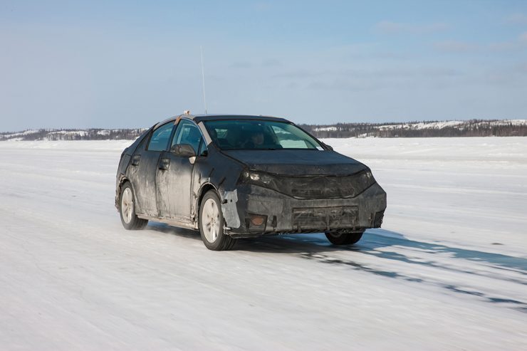 Toyota Reveals FCV fuel-cell concept at 2014 Consumer Electronics Show