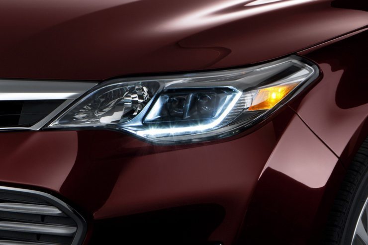 Toyota Avalon Headlight and Taillight Replacement Guide