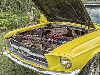 Handling a vehicle failure while on the road shouldn’t be cause for panic, especially when you know ahead of time what to do.
