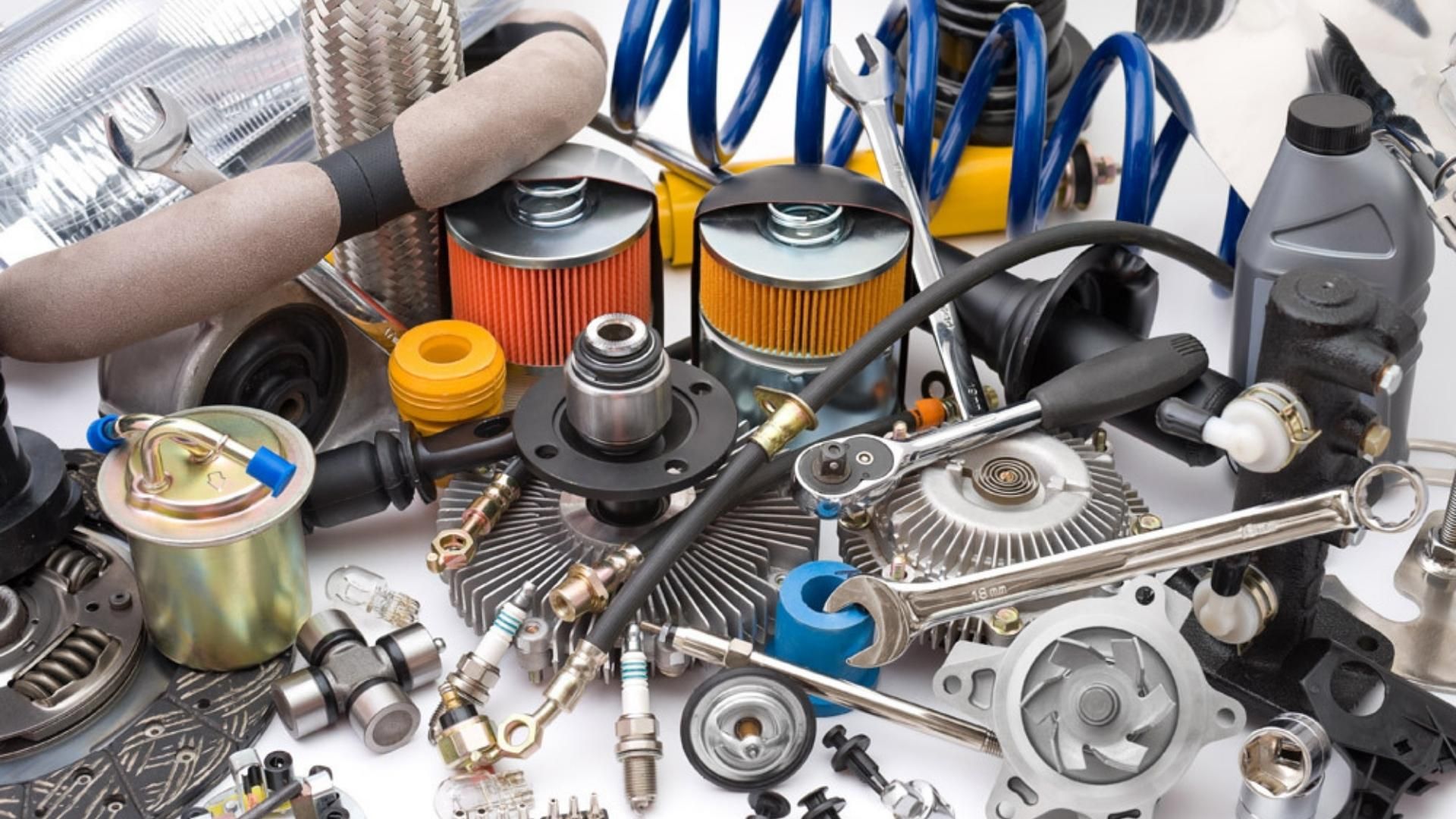 OEM parts tend to be more expensive, sure, but are easier to choose and usually are backed by a one-year warranty. Like we said, they are built by your car’s manufacturer and for your exact model of car.