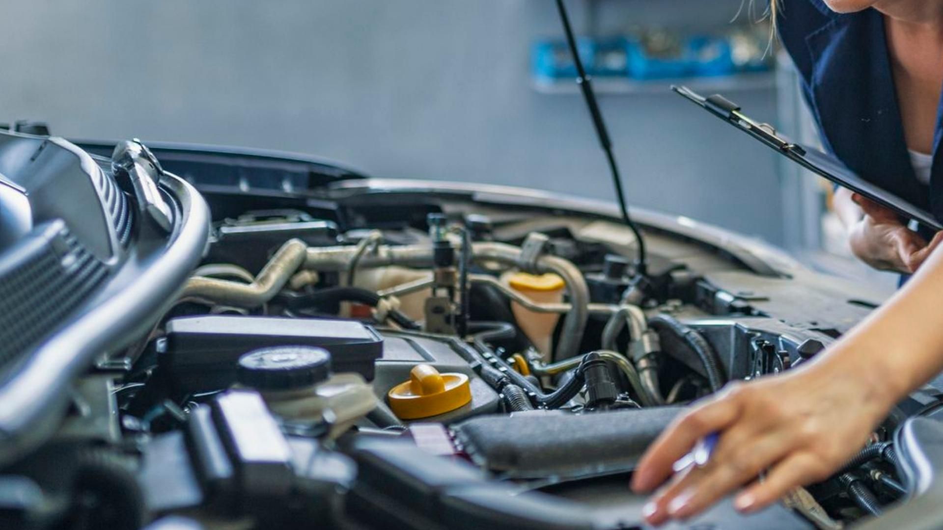 OEM parts tend to be more expensive, sure, but are easier to choose and usually are backed by a one-year warranty. Like we said, they are built by your car’s manufacturer and for your exact model of car.